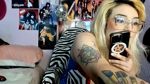 Avril Maria online show from August 9, 2026, 3:40 pm
