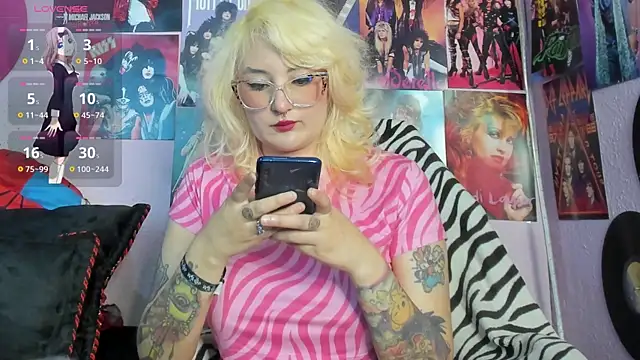 Avril Maria online show from September 22, 2025, 6:03 pm