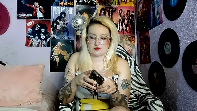Avril Maria online show from July 25, 2026, 7:20 pm