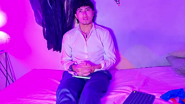 Laura and Kevin online show from October 31, 2025, 1:30 pm