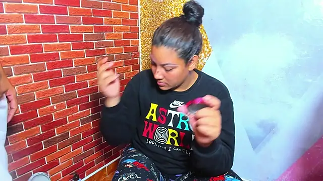 sweet sexy bitch42 online show from October 25, 2025, 3:28 am