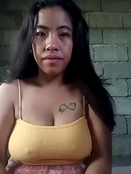 Snapshot of Yapsyxx chatting on February 17, 2026, 11:46 pm Yapsyxx online show from February 17, 2026, 11:46 pm