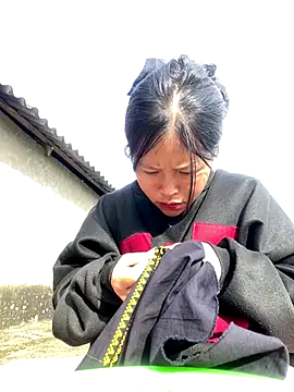 O o UwU o O online show from November 15, 2025, 1:42 am