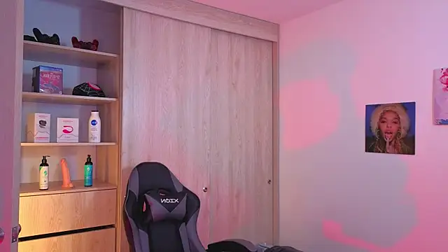 onlinenico online show from September 11, 2025, 8:09 pm