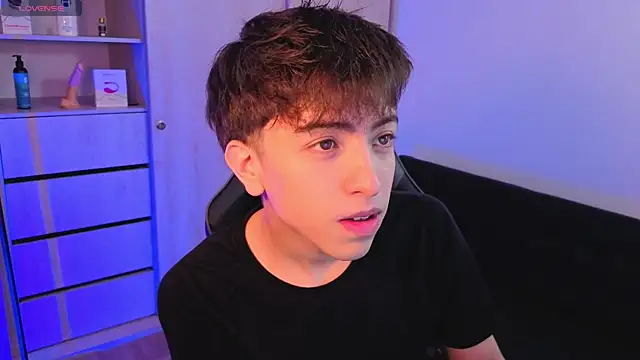 onlinenico online show from September 24, 2025, 7:42 pm