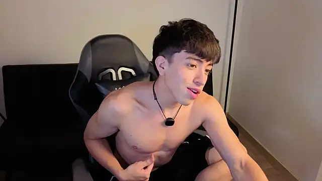 onlinenico online show from February 24, 2026, 9:04 pm