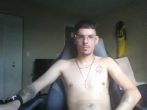 latinosatiro94 online show from September 30, 2025, 11:22 pm