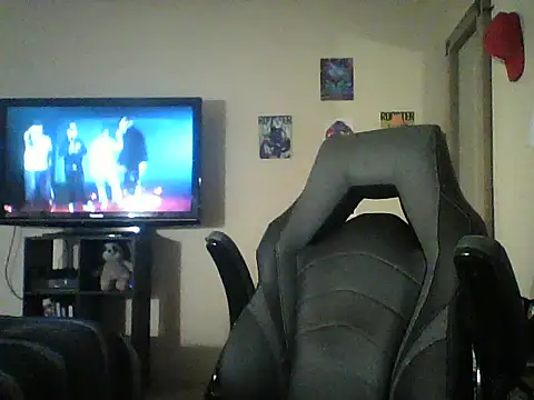 latinosatiro94 online show from December 18, 2025, 6:51 am