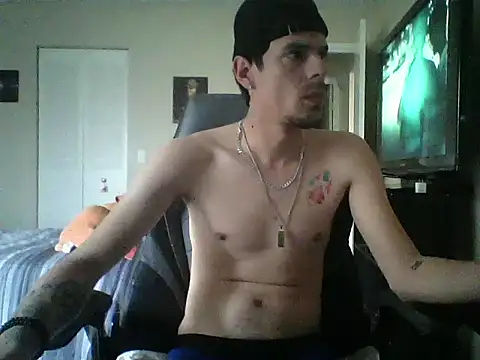 latinosatiro94 online show from February 2, 2026, 7:46 pm