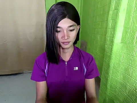 Petite HugeCock online show from September 9, 2025, 11:41 am