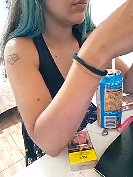 Snapshot of euahotmarii20 chatting on October 13, 2025, 5:14 pm euahotmarii20 online show from October 13, 2025, 5:14 pm