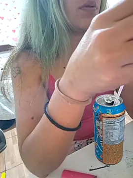 Snapshot of euahotmarii20 chatting on November 15, 2025, 6:17 am euahotmarii20 online show from November 15, 2025, 6:17 am