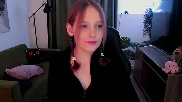 JenniferKiim online show from October 15, 2025, 12:02 pm