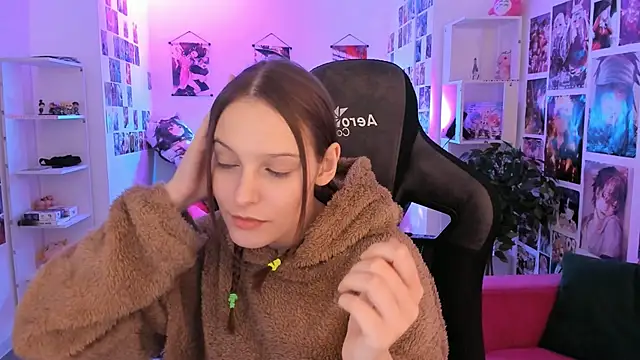 JenniferKiim online show from March 10, 2026, 7:23 am