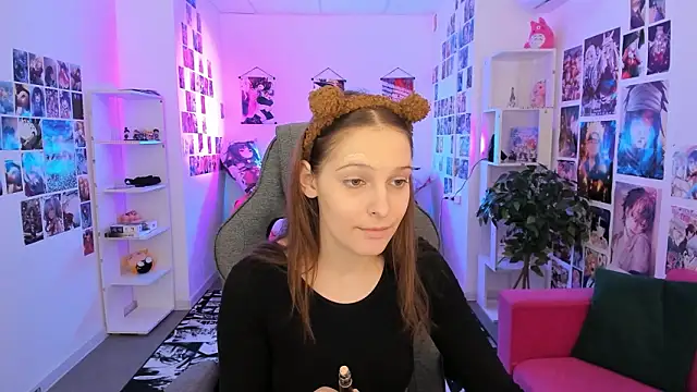 JenniferKiim online show from March 15, 2026, 8:32 am