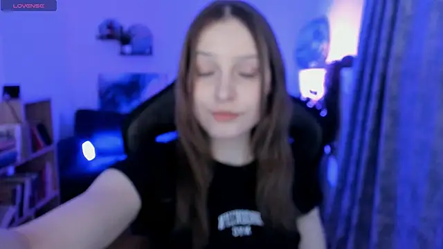 JenniferKiim online show from March 7, 2026, 11:59 am