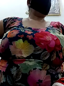 Rakhi sawant143 online show from September 23, 2025, 5:09 pm