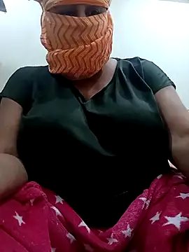 Snapshot of Rakhi_sawant143 chatting on March 3, 2026, 3:35 am Rakhi sawant143 online show from March 3, 2026, 3:35 am