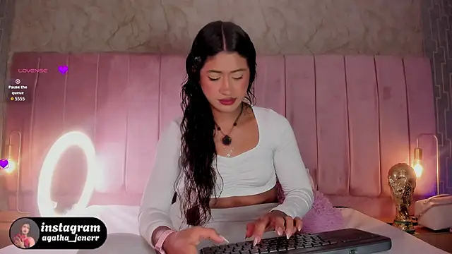 agatha jener online show from July 17, 2026, 11:29 am