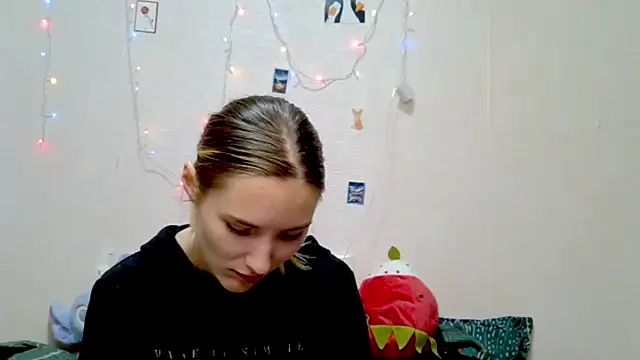  kikiclark   online show from September 21, 2025, 8:25 pm