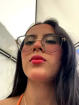 Juanita-Diaz online show from September 28, 2025, 8:38 pm