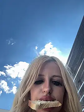 Steffi Snowbunny online show from June 18, 2026, 1:16 pm