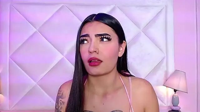 Miaa Smithh   online show from October 9, 2025, 11:44 am