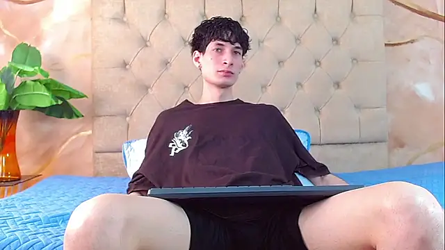 Snapshot of Luke_Carter chatting on June 1, 2026, 1:33 pm Luke Carter online show from June 1, 2026, 1:33 pm