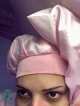 luluzinhax online show from May 14, 2026, 3:47 am