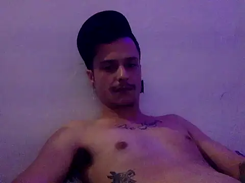 chrisalmeid  online show from September 16, 2025, 7:20 am