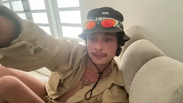 Snapshot of chrisalmeid_ chatting on June 17, 2026, 7:02 pm chrisalmeid online show from June 17, 2026, 7:02 pm