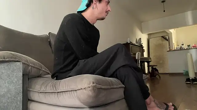 Snapshot of chrisalmeid_ chatting on June 20, 2026, 5:29 pm chrisalmeid online show from June 20, 2026, 5:29 pm