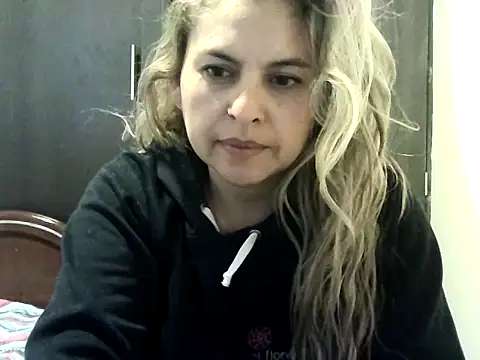 Valery  Rouse  online show from September 28, 2025, 9:33 pm