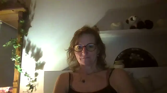 Valinella online show from September 18, 2025, 8:01 pm