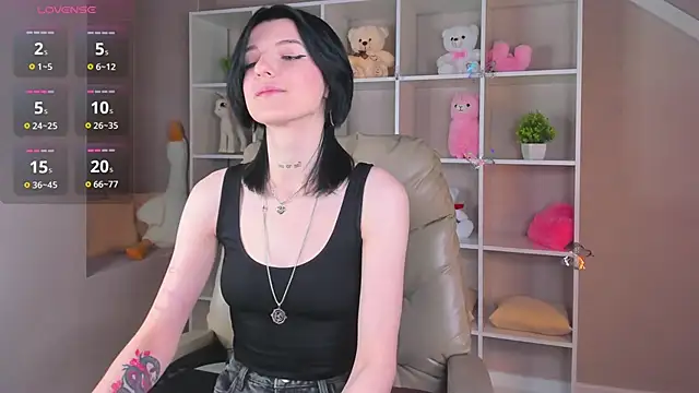 Lynn Martin online show from December 3, 2025, 12:23 am