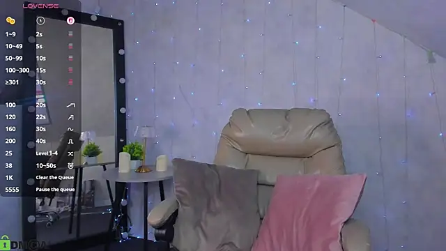 Snapshot of Lynn_Martin chatting on June 15, 2026, 12:12 am Lynn Martin online show from June 15, 2026, 12:12 am