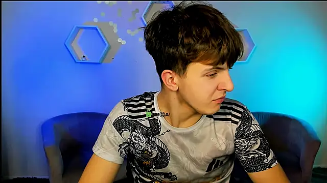 travis wolf  online show from December 3, 2025, 8:08 pm