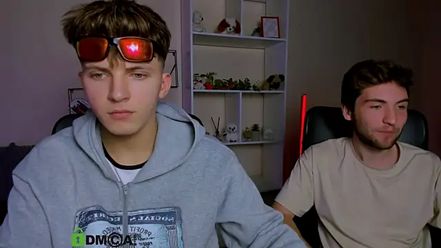 travis wolf  online show from October 4, 2025, 7:04 pm