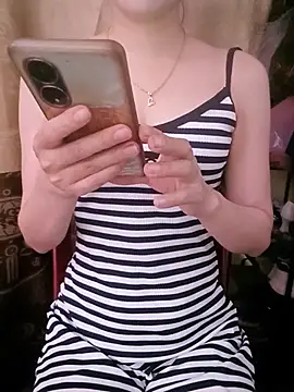 CherryBeii online show from July 18, 2026, 4:32 am
