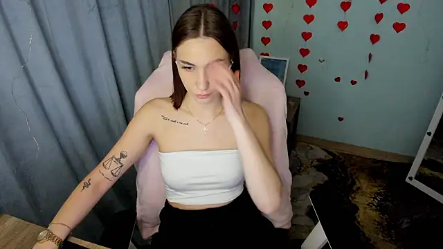 Snapshot of Bella_Night4 chatting on March 20, 2026, 1:45 pm Bella Night4 online show from March 20, 2026, 1:45 pm