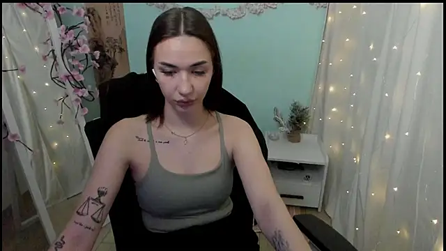 Snapshot of Bella_Night4 chatting on March 18, 2026, 7:22 am Bella Night4 online show from March 18, 2026, 7:22 am