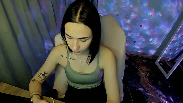 Snapshot of Bella_Night4 chatting on January 11, 2026, 1:40 pm Bella Night4 online show from January 11, 2026, 1:40 pm