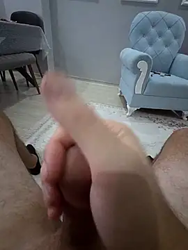 Snapshot of emredd34 chatting on October 28, 2025, 1:21 pm emredd34 online show from October 28, 2025, 1:21 pm