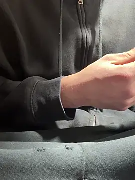 420boy   online show from November 4, 2025, 9:29 pm