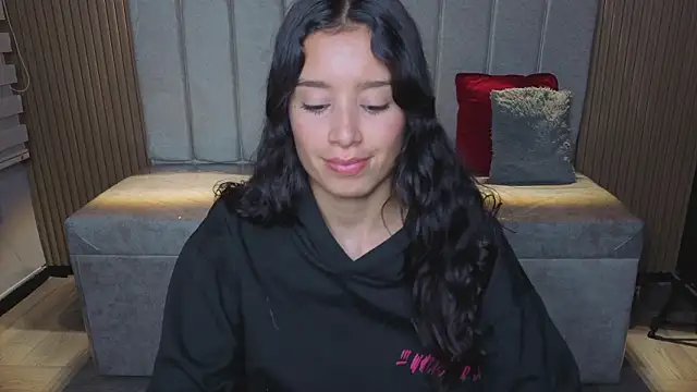  Mia Evans 1 online show from February 7, 2026, 7:33 pm