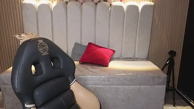  Mia Evans 1 online show from February 25, 2026, 7:47 pm