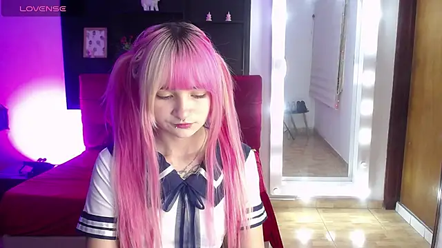  Charlotte Collins  online show from June 4, 2026, 3:38 pm