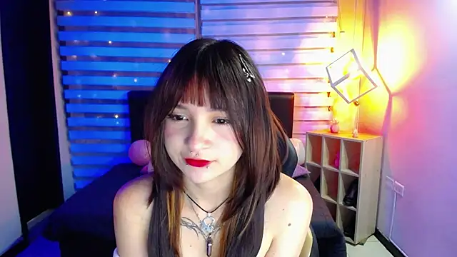  Charlotte Collins  online show from September 10, 2025, 1:21 pm