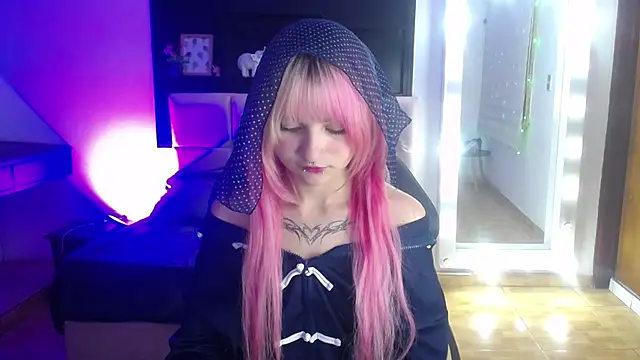  Charlotte Collins  online show from June 22, 2026, 3:53 pm