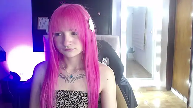  Charlotte Collins  online show from July 17, 2026, 4:37 pm